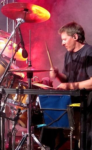Walter Schoeller, drums